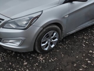 2016 Hyundai Solaris I Рестайлинг, серебристый, 650000 рублей, вид 5