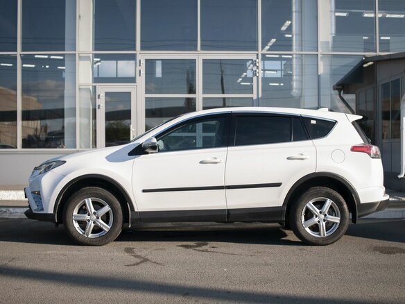 2017 Toyota RAV4 IV (XA40) Рестайлинг, белый - вид 6