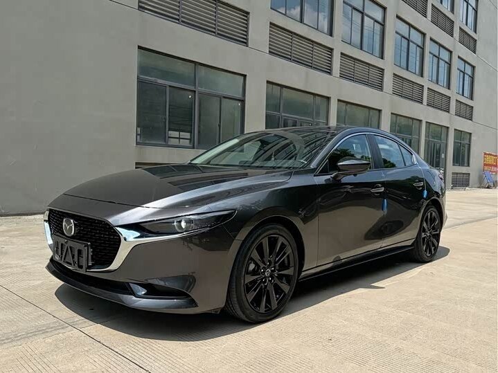 Открыть фотографии: Mazda 3 IV (BP)