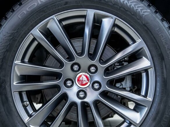 2016 Jaguar F-Pace I, белый, 2390000 рублей - вид 2