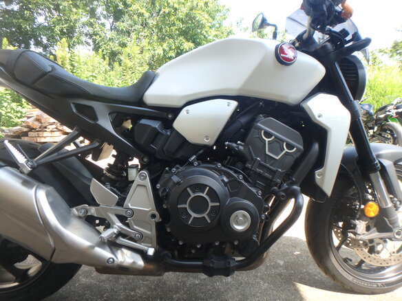 2020 Honda CB 1000R, белый, 1050000 рублей - вид 12