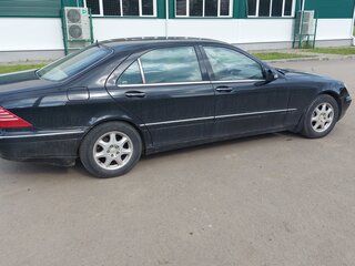 2004 Mercedes-Benz S-Класс 320 IV (W220) Рестайлинг, чёрный, 999000 рублей, вид 3