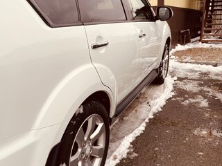 2011 Mitsubishi Outlander II Рестайлинг, белый, 1600000 рублей, вид 3