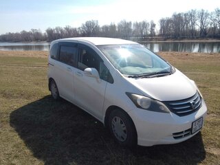 2011 Honda Freed I, белый, 1100000 рублей, вид 3
