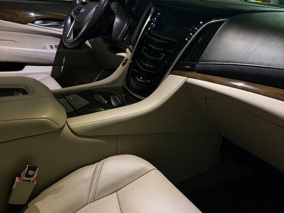 2018 Cadillac Escalade IV, бежевый, 4140000 рублей - вид 26