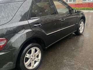 2007 Mercedes-Benz M-Класс 420 II (W164), чёрный, 1800000 рублей, вид 2