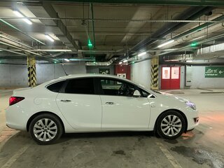 2013 Opel Astra J Рестайлинг, белый, 870000 рублей, вид 2
