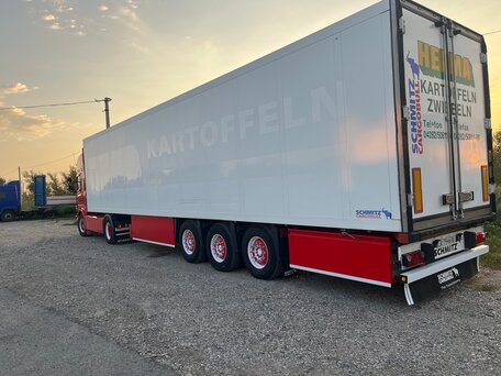 2004 Schmitz Cargobull SKO, красный, 4150000 рублей, вид 1