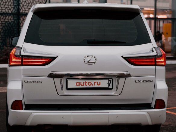 2018 Lexus LX 450d III Рестайлинг 2, белый, 8100000 рублей - вид 1