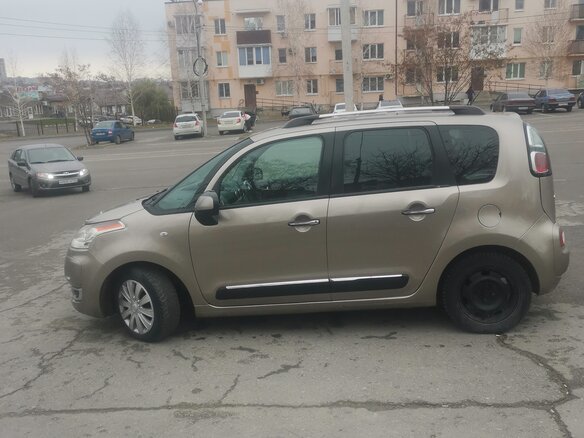 2010 Citroen C3 Picasso I, золотистый, 590000 рублей - вид 6