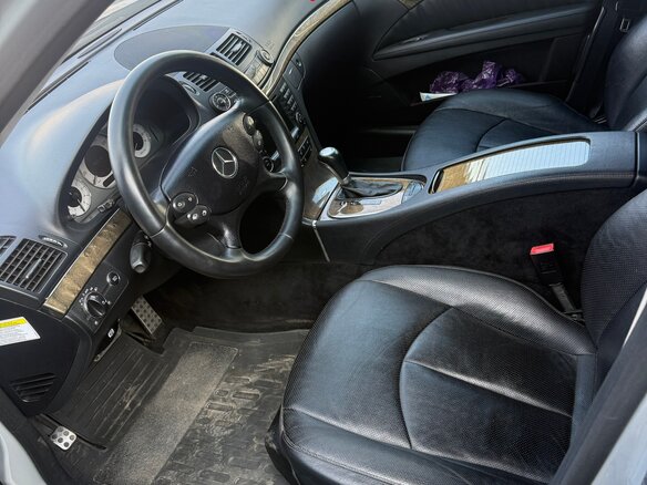 2007 Mercedes-Benz E-Класс 550 III (W211, S211) Рестайлинг, серебристый, 1400000 рублей - вид 3