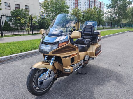 1995 Honda GL 1500 Gold Wing, золотистый, 600000 рублей, вид 4