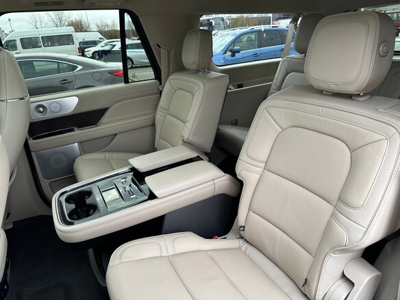 2019 Lincoln Navigator L IV, синий, 8000000 рублей - вид 10
