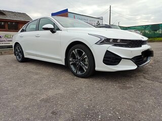 2021 Kia K5 III, белый, 3000000 рублей, вид 1