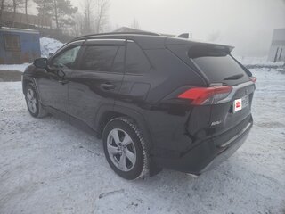 2021 Toyota RAV4 V (XA50), чёрный, 4500000 рублей, вид 2