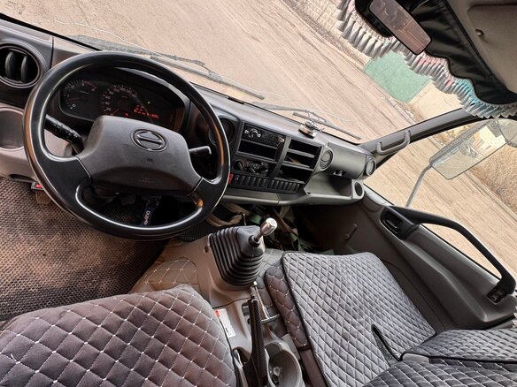 2013 Hino Series 300 (Dutro), белый, 3600000 рублей - вид 14