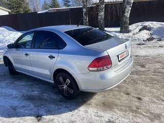 2013 Volkswagen Polo V, серебристый, 850000 рублей, вид 2