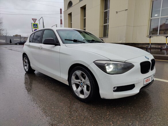 2013 BMW 1 серии 116i II (F20/F21), белый - вид 1