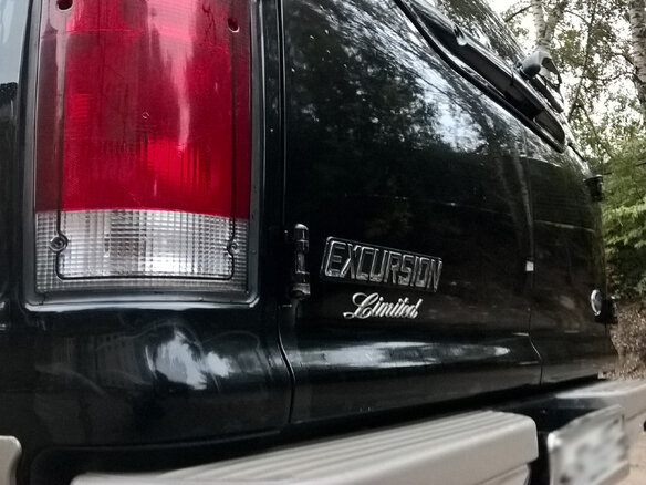 2000 Ford Excursion, чёрный - вид 3