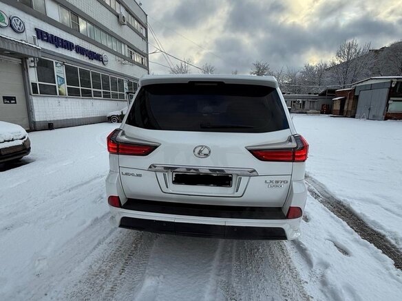 2016 Lexus LX 570 III Рестайлинг 2, белый, 7000000 рублей - вид 7