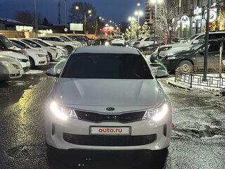 2017 Kia K5 II, белый, 1775000 рублей, вид 4