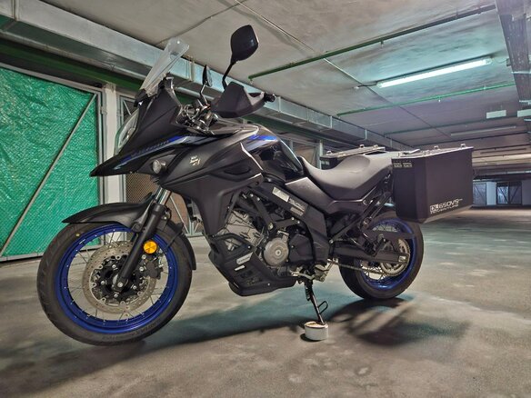 2022 Suzuki V-Strom DL 650, чёрный, 1000000 рублей - вид 1