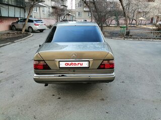 1993 Mercedes-Benz E-Класс 220 I (W124), серый, 450000 рублей, вид 5