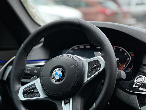 2021 BMW 5 серии 520d xDrive VII (G30/G31/G38) Рестайлинг, синий, 5000000 рублей - вид 1