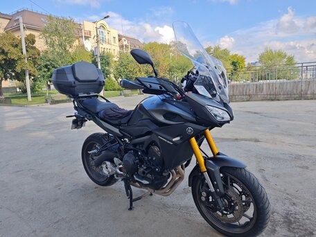 2015 Yamaha MT-09 Tracer (FJ-09), серый, 810000 рублей, вид 1