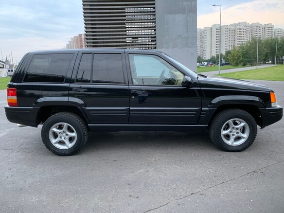 1996 Jeep Grand Cherokee I (ZJ) Рестайлинг, чёрный - вид 6