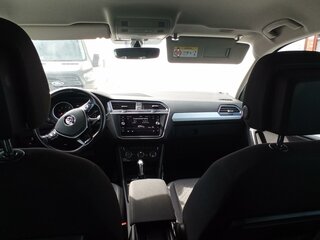 2017 Volkswagen Tiguan II, белый, 2100000 рублей, вид 4