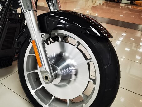 2025 Harley-Davidson Fat Boy, чёрный, 3490000 рублей, вид 5