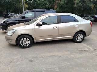 2013 Chevrolet Cobalt II, бежевый, 600000 рублей, вид 4