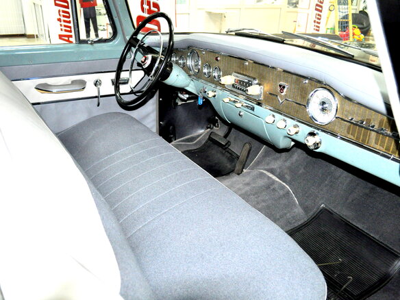 1966 ГАЗ 13 «Чайка», чёрный - вид 13