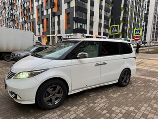 2004 Honda Elysion I, белый, 1100000 рублей, вид 2