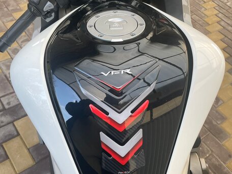 2010 Honda VFR 1200, белый, 830000 рублей, вид 5