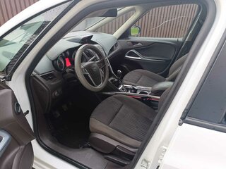2015 Opel Zafira C, белый, 900000 рублей, вид 4