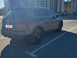 2018 Volkswagen Tiguan II, коричневый, 3550000 рублей, вид 3