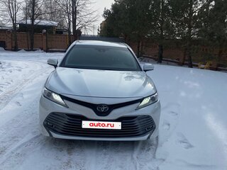 2019 Toyota Camry VIII (XV70), белый, 3450000 рублей, вид 3