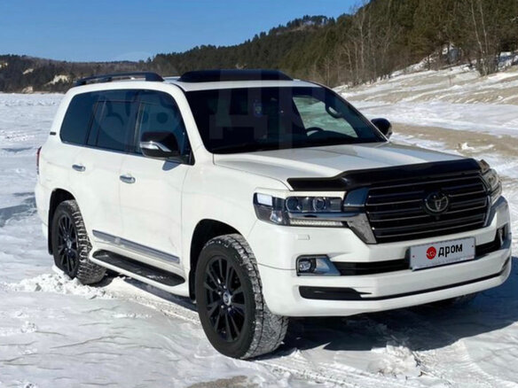 2017 Toyota Land Cruiser 200 Series Рестайлинг 2, белый, 8800000 рублей - вид 5