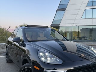 2015 Porsche Cayenne S II Рестайлинг (958), чёрный, 3450000 рублей, вид 1