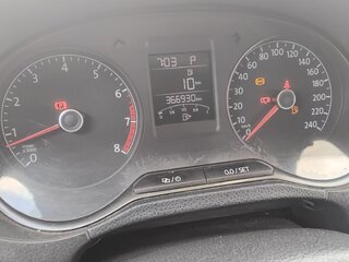 2016 Volkswagen Polo V Рестайлинг, белый, 475000 рублей, вид 4