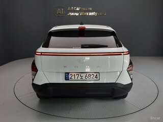 2022 Hyundai Kona I Рестайлинг, белый, 1600000 рублей, вид 3