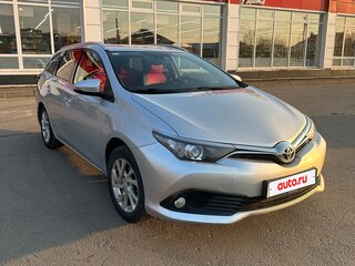 2017 Toyota Auris II Рестайлинг, серебристый, 1200000 рублей, вид 1