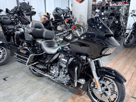 2023 Harley-Davidson Road Glide Limited, чёрный, 3999000 рублей, вид 1