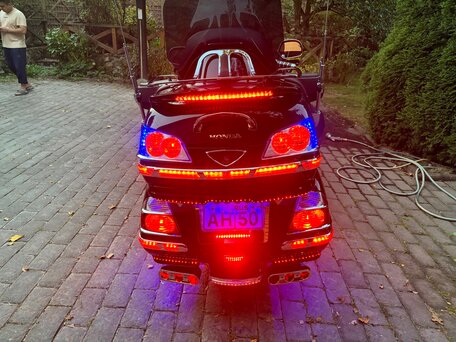 2009 Honda GL 1800 Gold Wing, синий, 1800000 рублей, вид 2