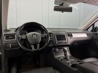 2014 Volkswagen Touareg II, чёрный, 2145000 рублей, вид 5