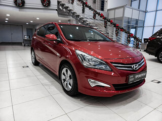 2014 Hyundai Solaris I Рестайлинг, красный, 1200000 рублей, вид 3