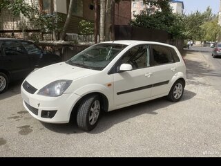 2006 Ford Fiesta Mk5, белый, 450000 рублей, вид 4
