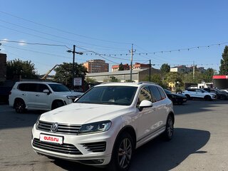 2016 Volkswagen Touareg II Рестайлинг, белый, 3350000 рублей, вид 2